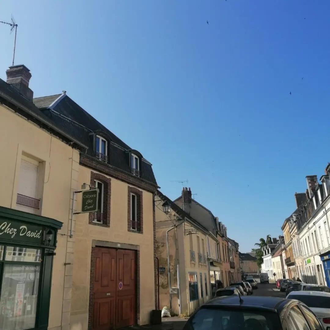 Gite A Sees Avec Garage Prive En Centre Ville Exterior foto
