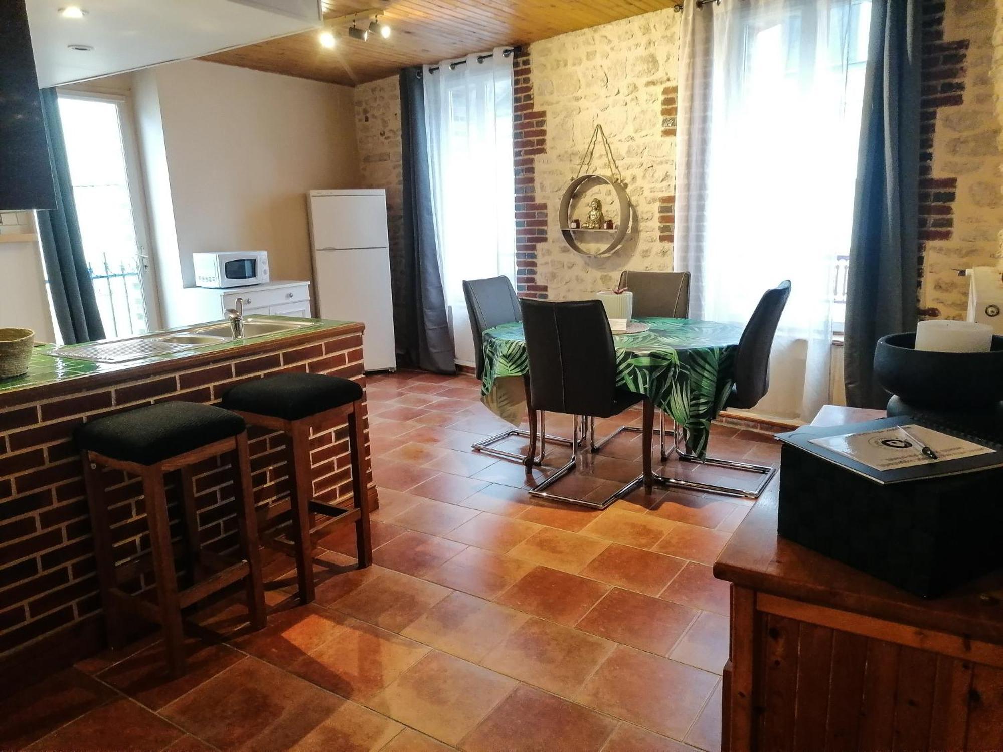 Gite A Sees Avec Garage Prive En Centre Ville Cameră foto